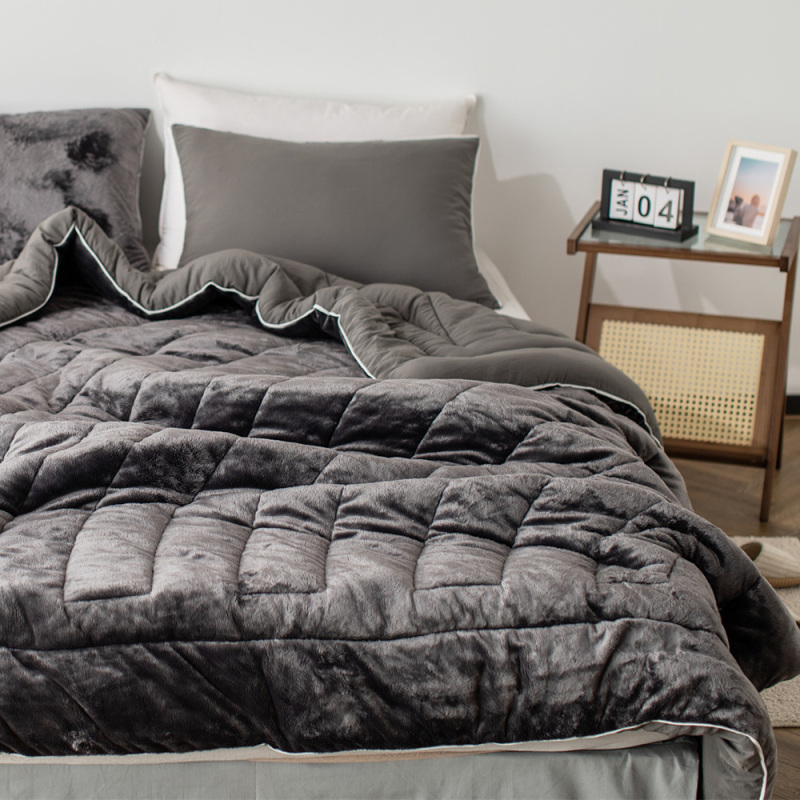 Delight Home velvet comforter set