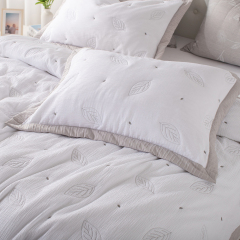 Textured Polyester Quilted Quilt Set