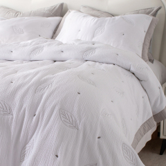 Textured Polyester Quilted Quilt Set
