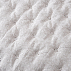 Ultrasonic Quilted Quilt with Elegant Ruffle Edge