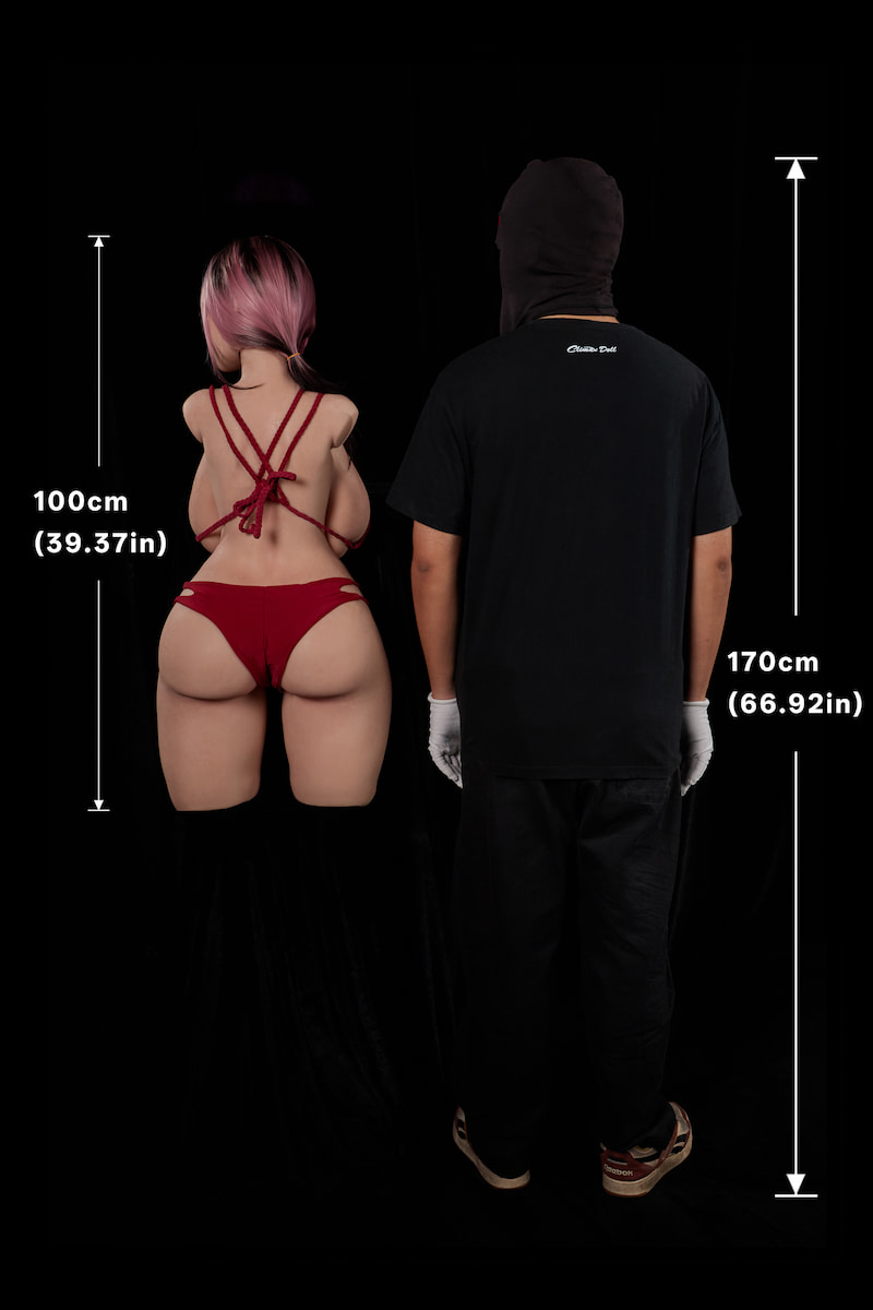 ULW 884# Rhea: A rear-view size reference, placing the 100cm pastel purple-haired half-body doll against a 170cm adult male with height markers to clearly show the hip width and overall body proportions.
