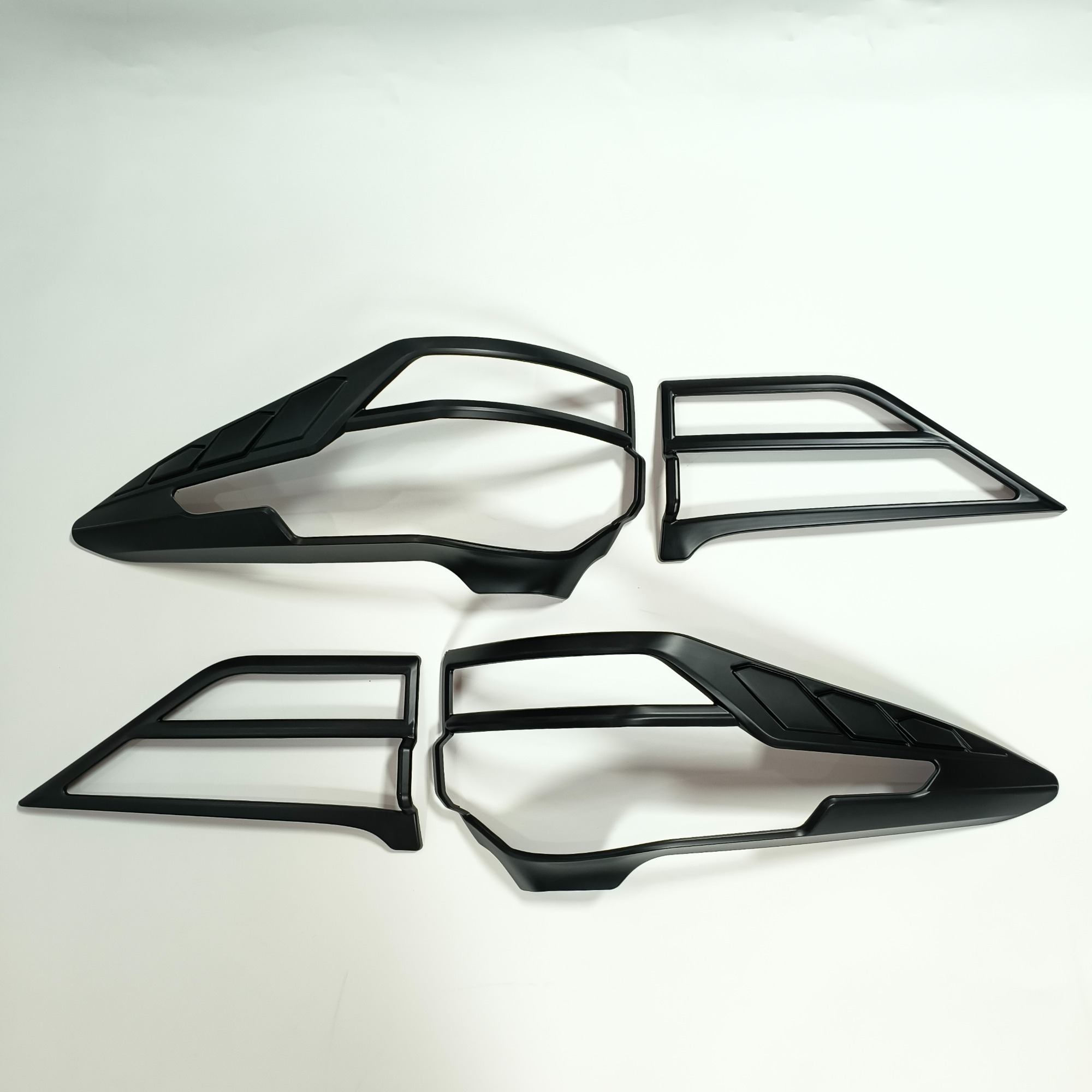Factory Direct Car Accessories 2023 Headlight Cover Door Handle Bowl Body Kit for Toyota Innova