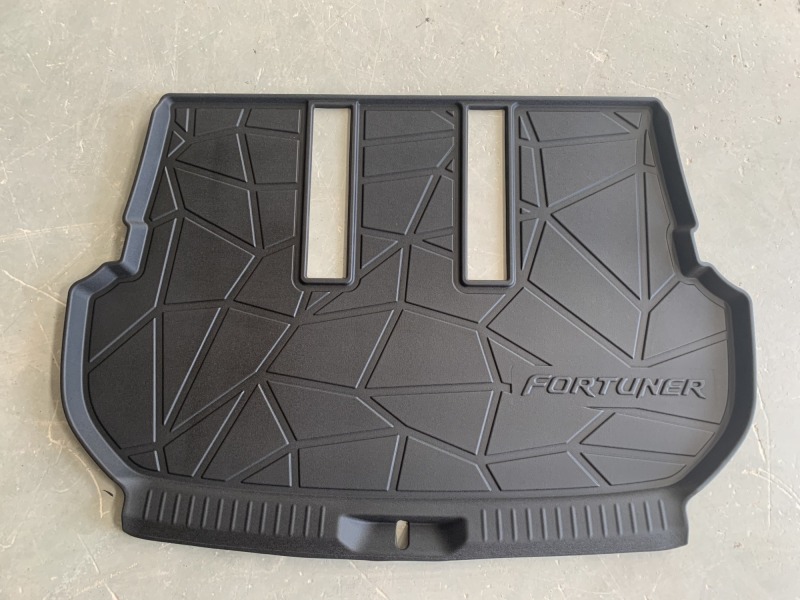 Custom Car Trunk Mat for Toyota Fortuner