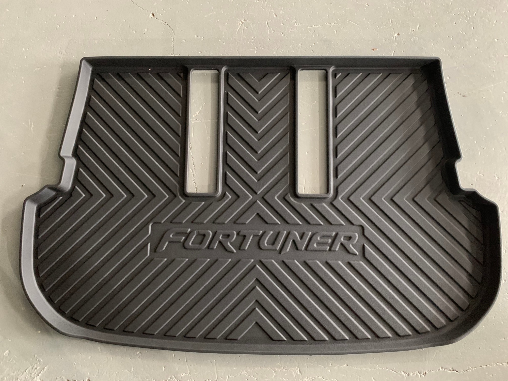 Custom Car Trunk Mat for Toyota Fortuner