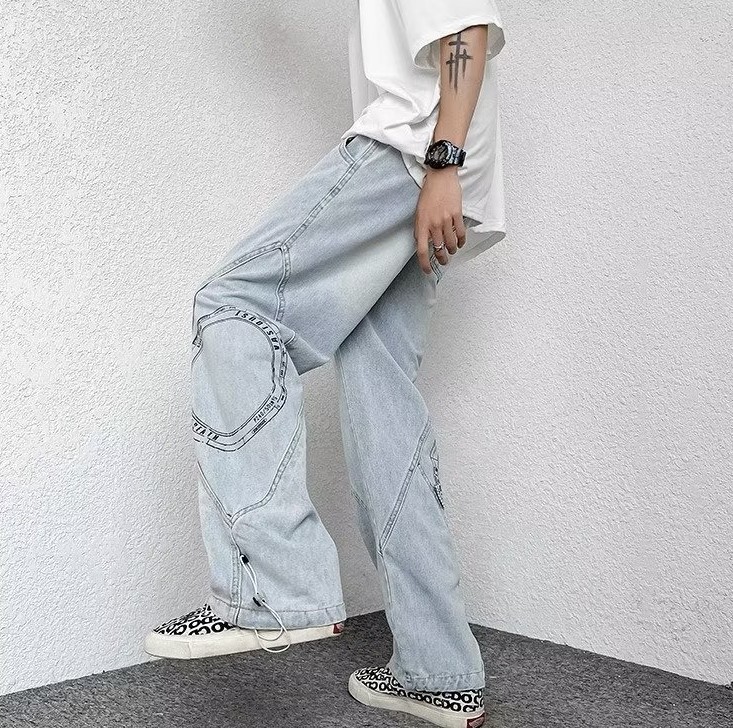 Loose straight-leg fashion trend jeans