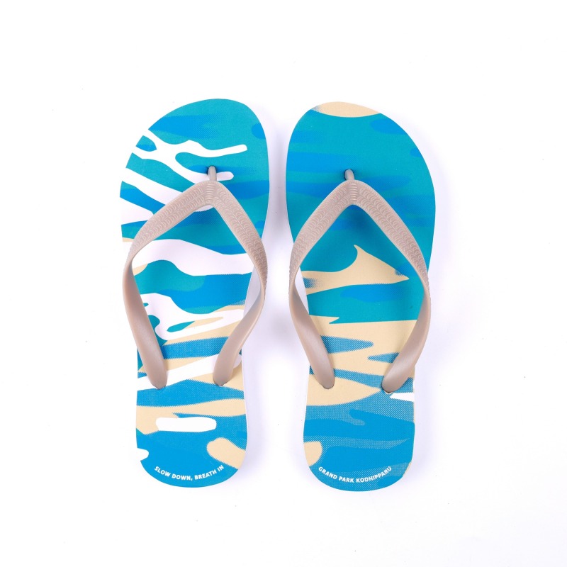 Comfortable Customized Ladies Beach Flip Flops Summer Slippers PVC Fake Lawn Webbing Slippers Sand Imprint Flip Flops