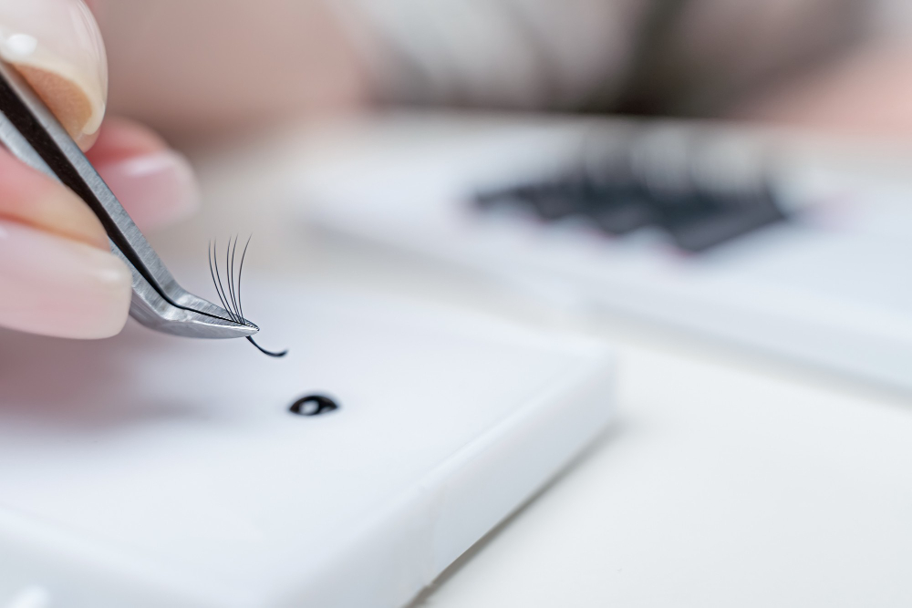 Eyebrow Tweezer