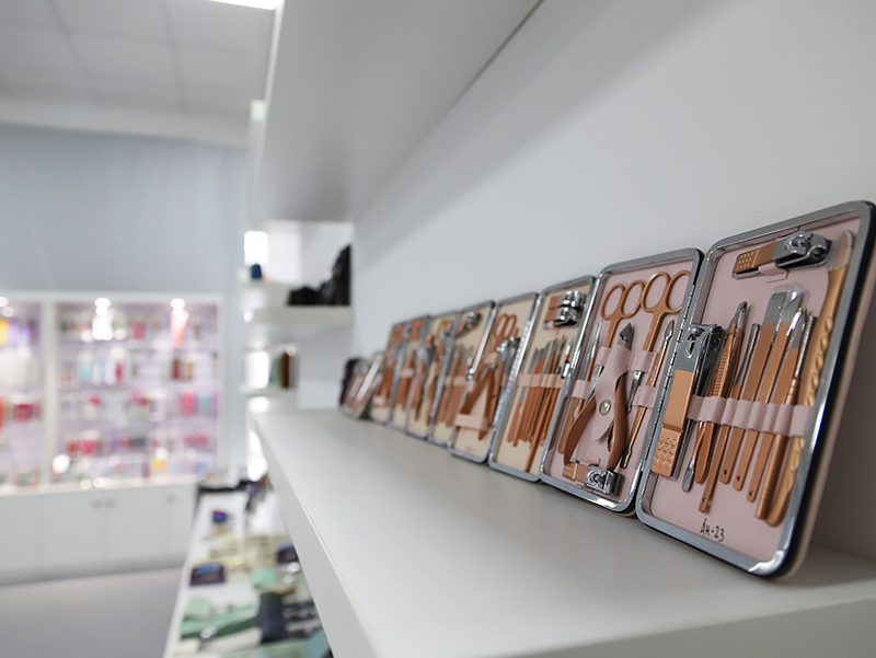 high-quality manicure kits and pedicure kits