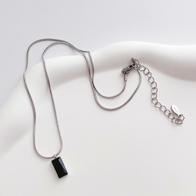 Fashion geometric metal pendant necklace