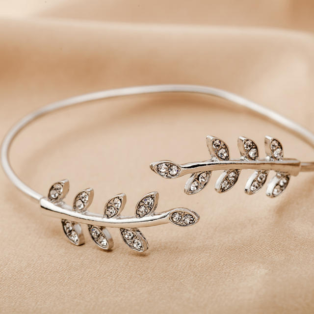 Leaves inlaid rhinestone open bangle