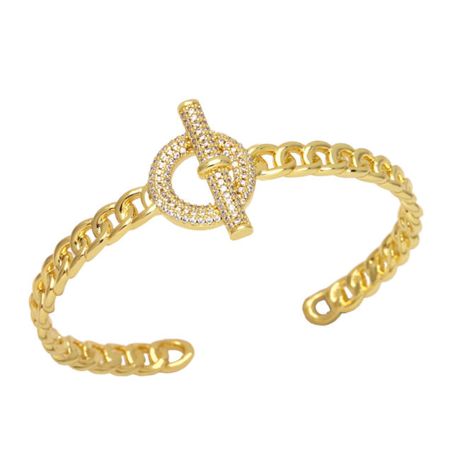Color diamond toggle gold color chain bracelet
