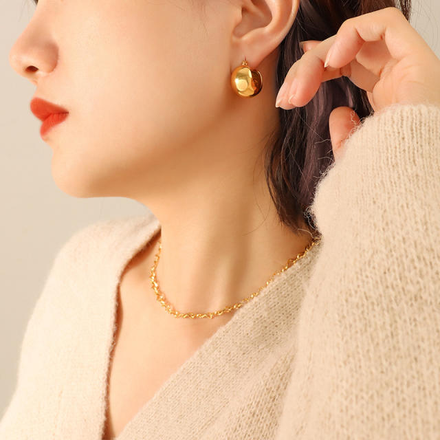 C- shaped huggie earrings