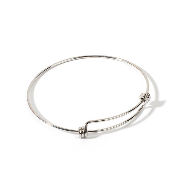 Expandable alloy bangle