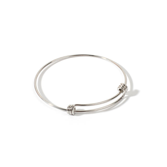 Expandable alloy bangle