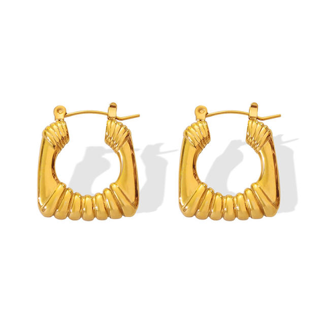 U-shaped huggie earrings