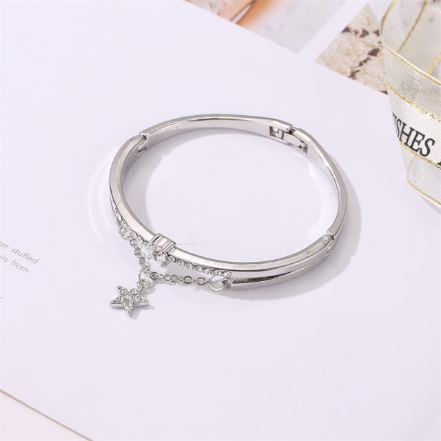 Five-pointed star inlaid rhinestone charm bangle