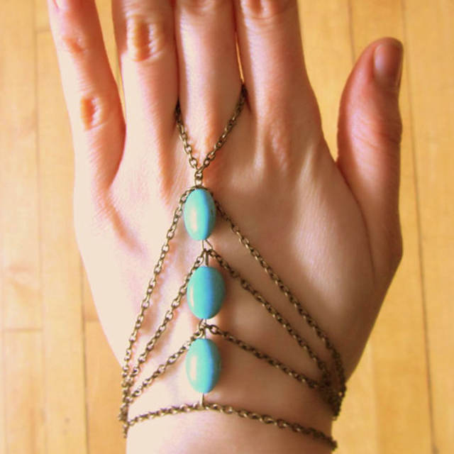 Finger ring bracelet