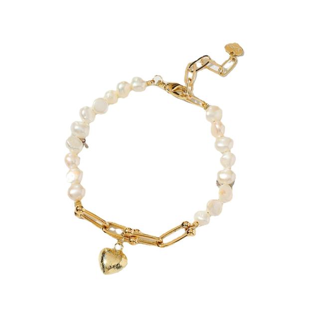 Pearl chain bracelet with heart charm