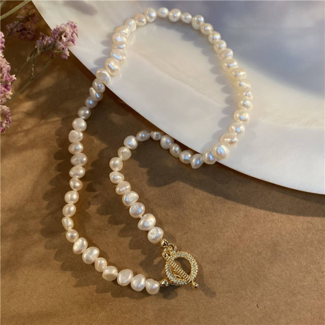 Baroque pearl bead toggle bracelet