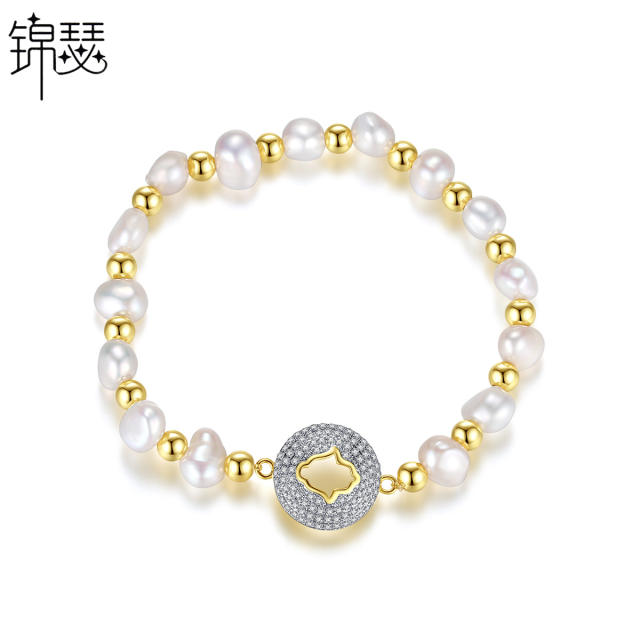 Fresh wather Pearl with AAA+ cubic zirconia bracelet