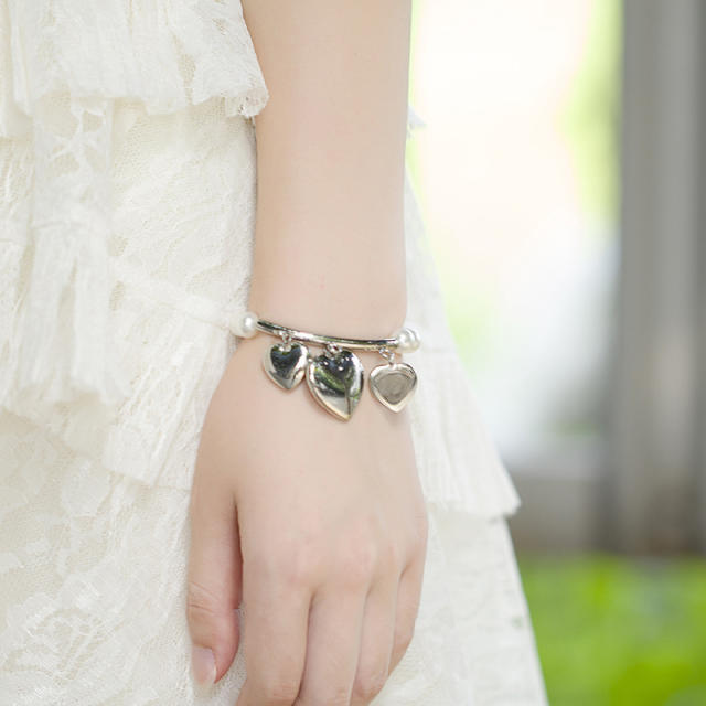 Heart charm pearl bracelet