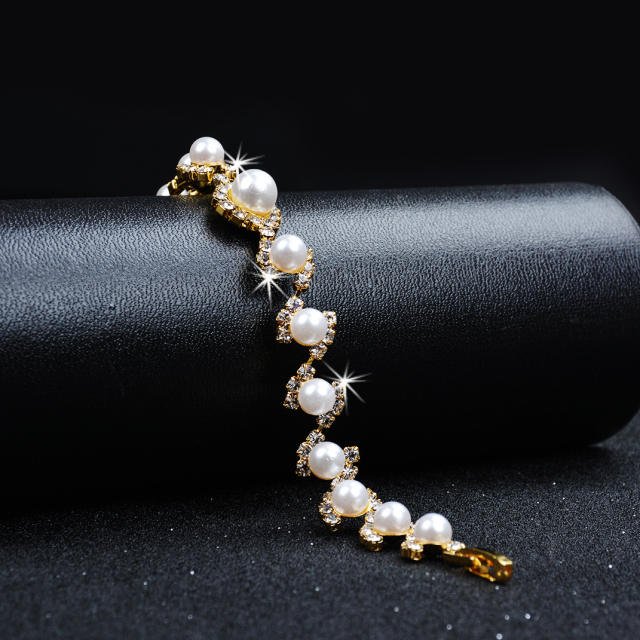 Rhinestone pearl bracelet