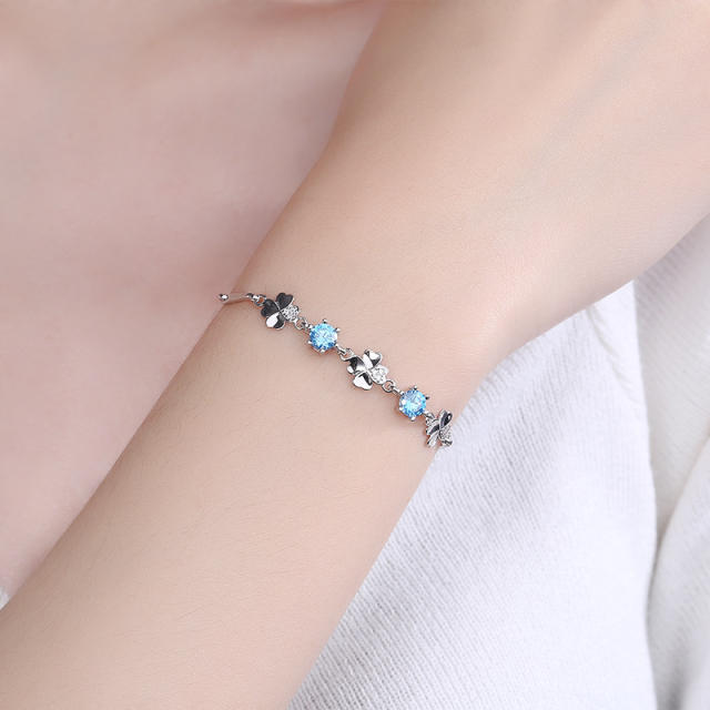 Sterling silver flowers bracelet