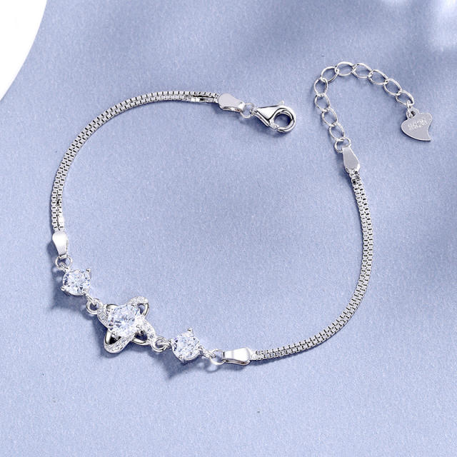 Sterling silver clover box chain bracelet