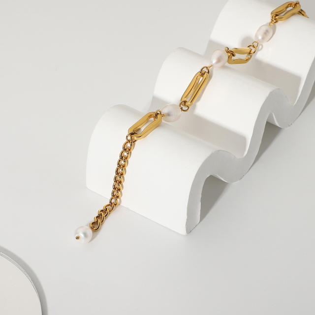 Pearl and link chain bracelet