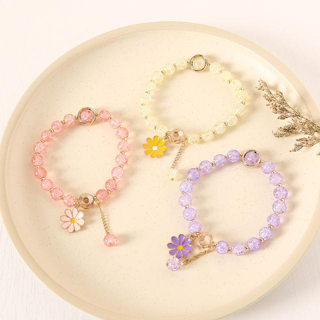 Daisy pendant crystal beads bracelet