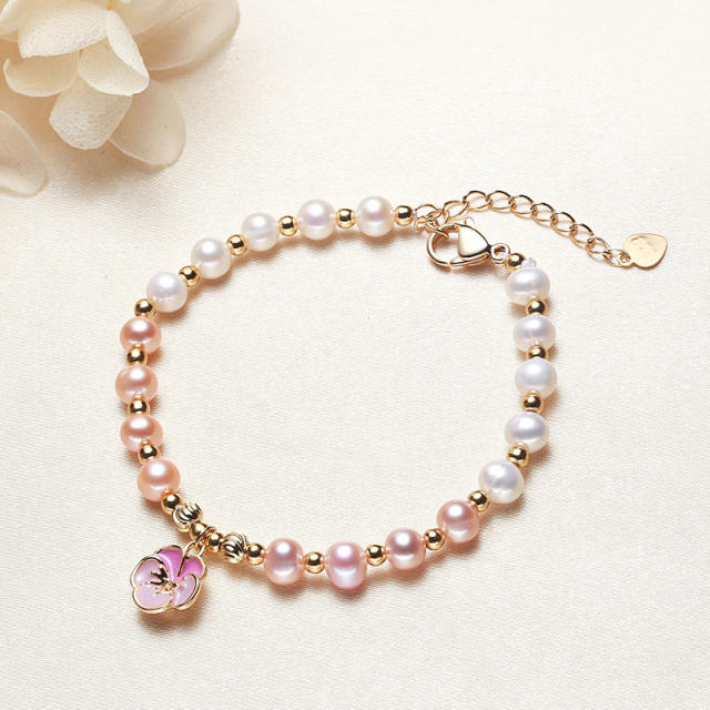 Flower charm freshwater pearl bracelet