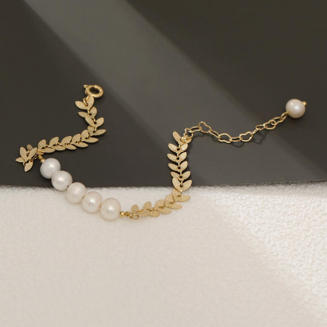 Leaves pearl bracelet