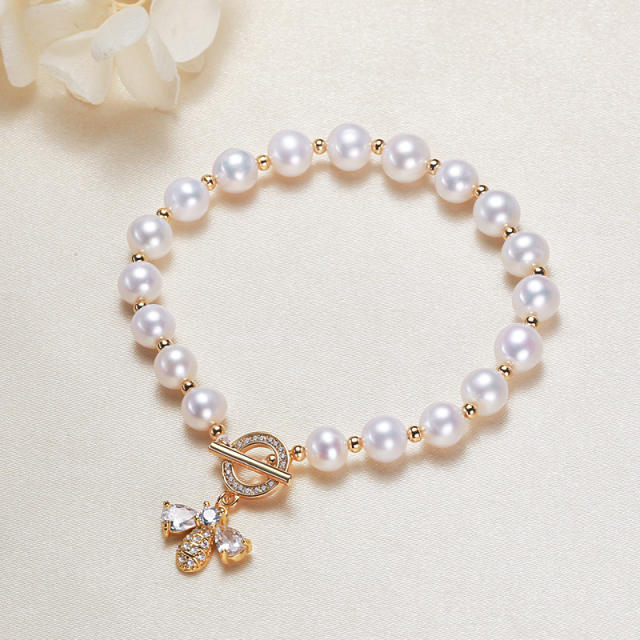 Bee charm freshwater pearl toggle bracelet