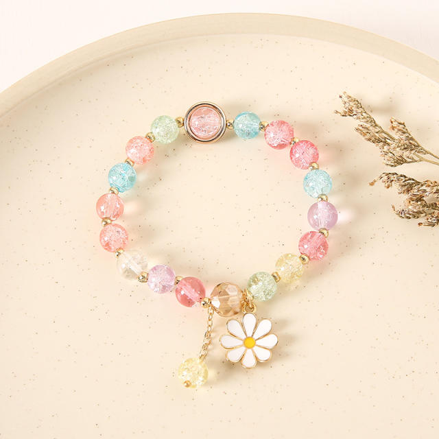 Daisy pendant crystal beads bracelet