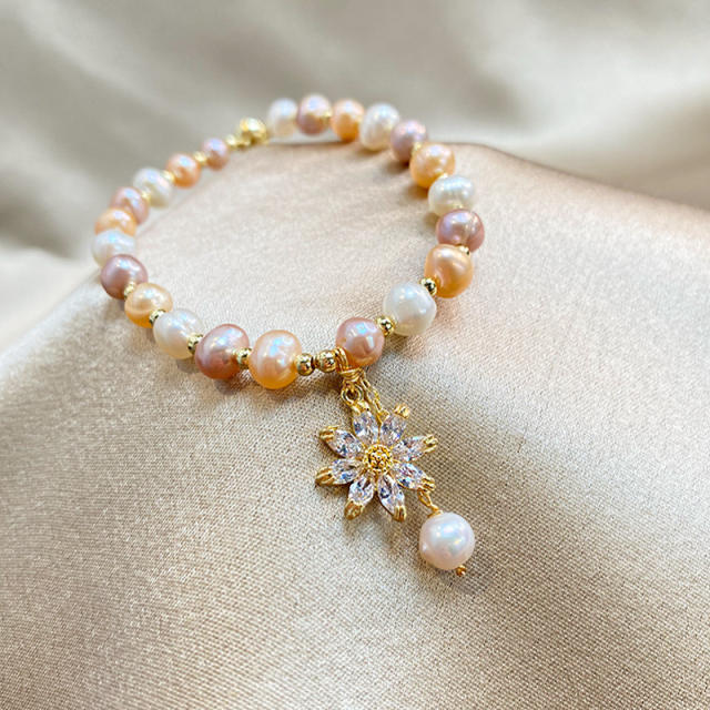 Sunflower charm natural pearl bracelet
