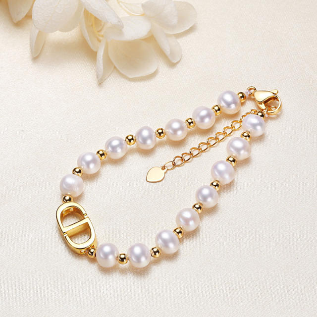 Freshwater pearl bracelet