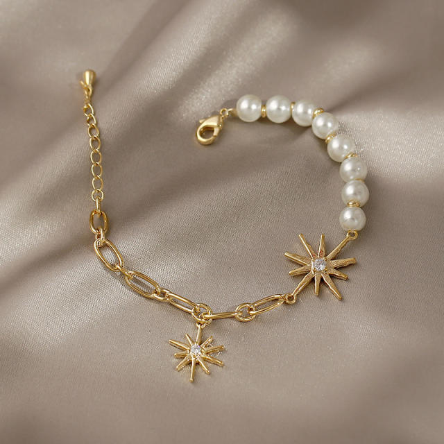 Eight awn star pearl bracelet