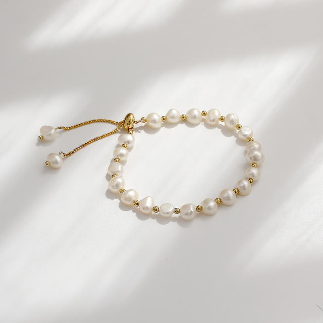 Natural freshwater pearl bracelet