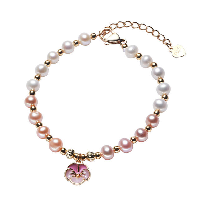 Flower charm freshwater pearl bracelet