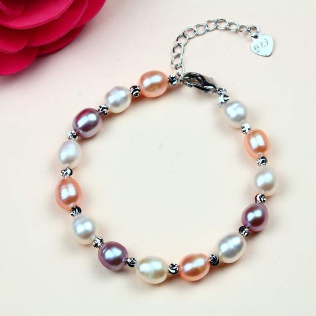 Freshwater pearl bracelet