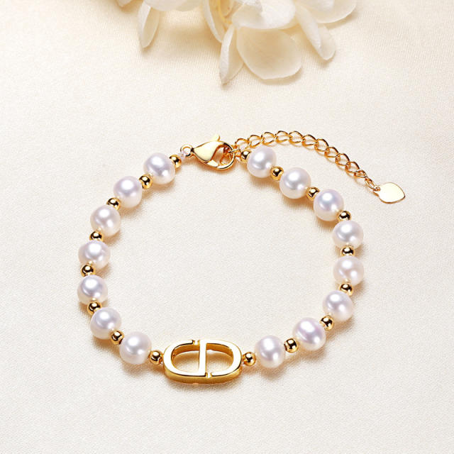 Freshwater pearl bracelet