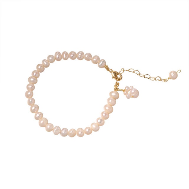Natural pearl cat foot charm bracelet
