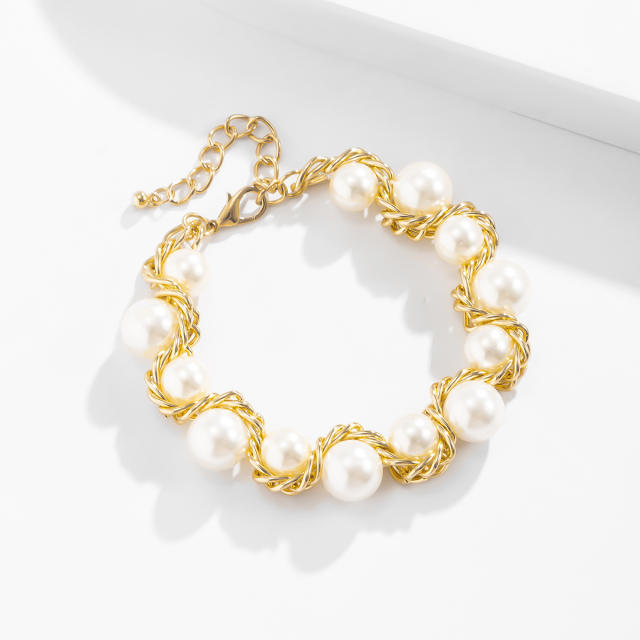Chain wrapped with pearls bracelet