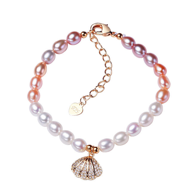 Shell charm freshwater pearl bracelet