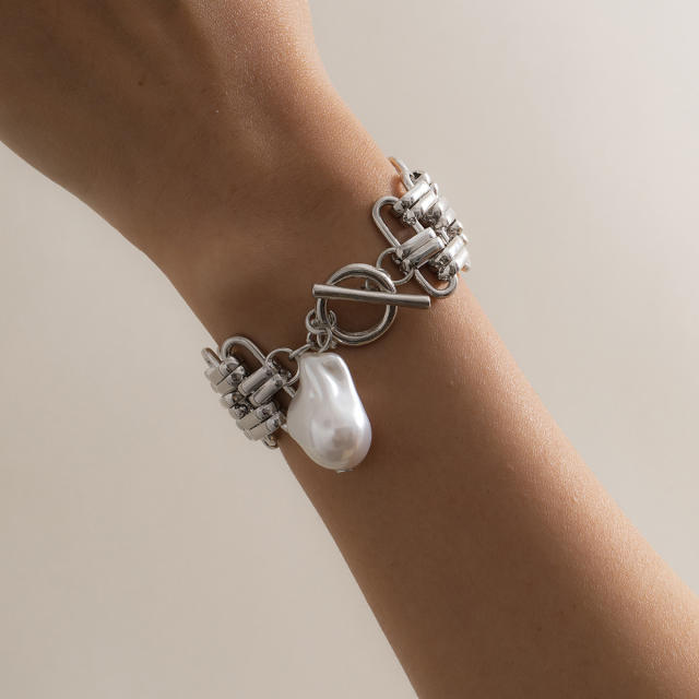 Baroque pearl charm toggle chain bracelet