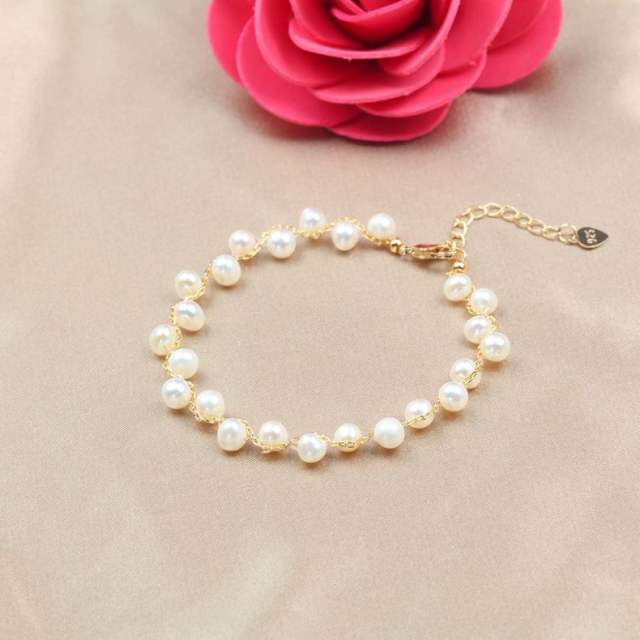 Freshwater pearl bracelet