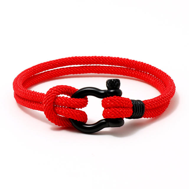 Horseshoe bucklet string bracelet for men