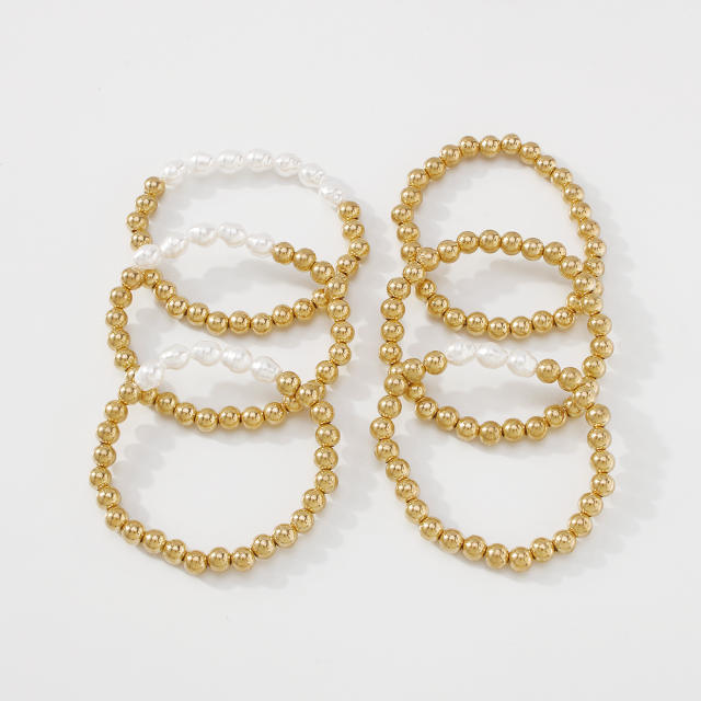 Stringed pearls bracelet set