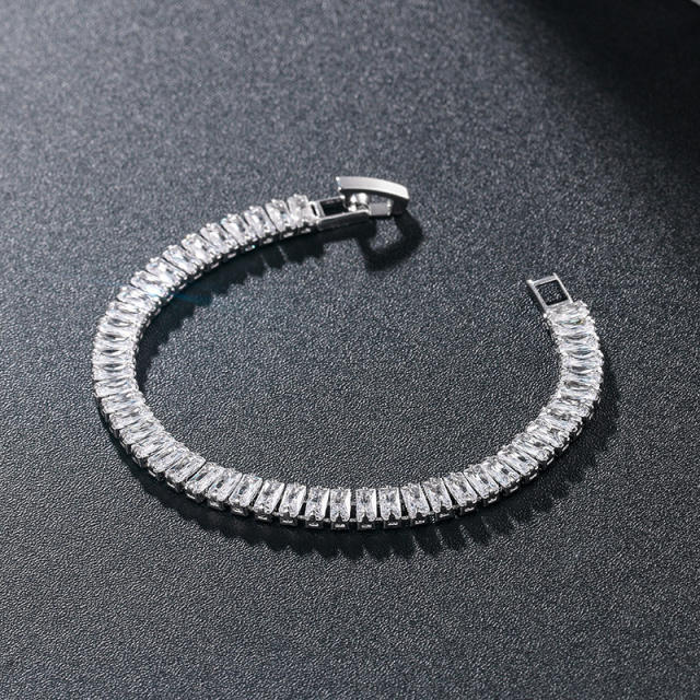 Tennis chain bracelet