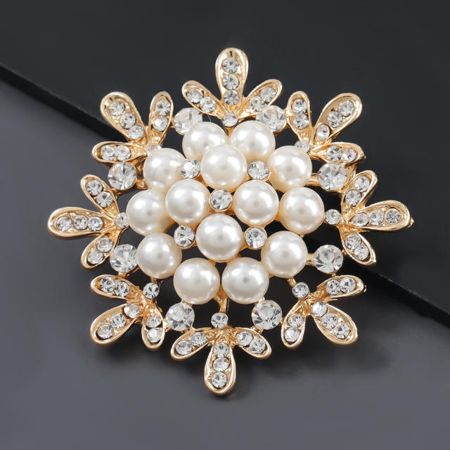Diamond and pearl beaded brooch